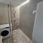 Golden Oasis Free Private Parking לובליאנה
