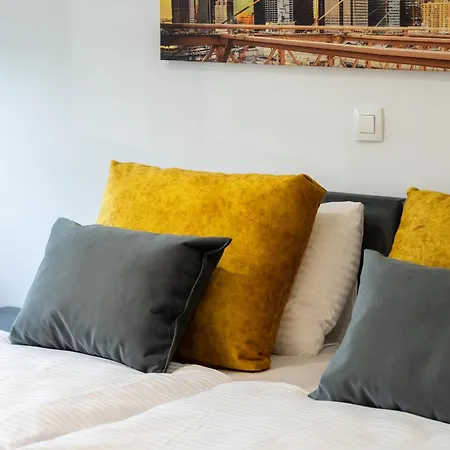 Appartement Golden Oasis Free Private Parking Ljubljana