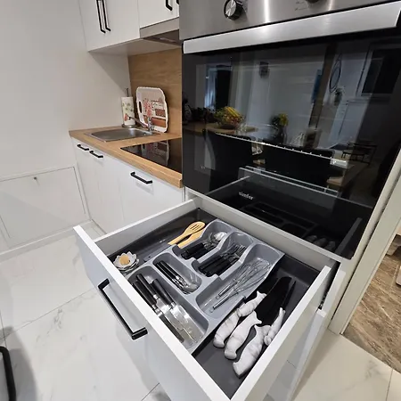 Golden Oasis Free Private Parking *