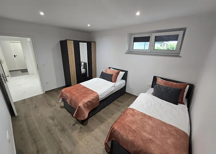 Golden Oasis Free Private Parking Apartmán *