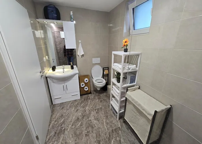 Golden Oasis Free Private Parking Apartmán *