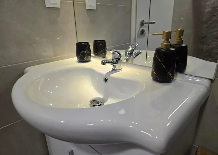 Golden Oasis Free Private Parking Apartmán *