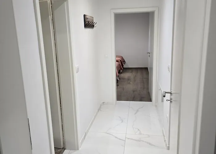 Golden Oasis Free Private Parking Apartmán *