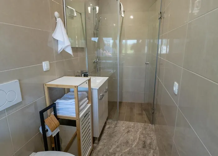 Golden Oasis Free Private Parking Apartmán *