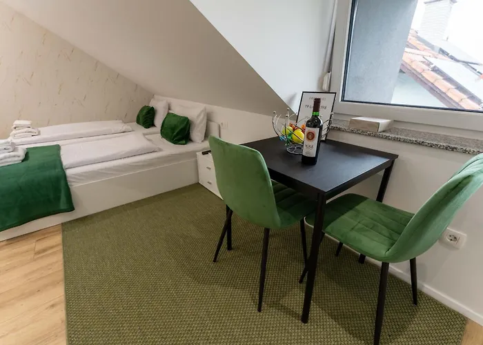 Golden Oasis Free Private Parking *