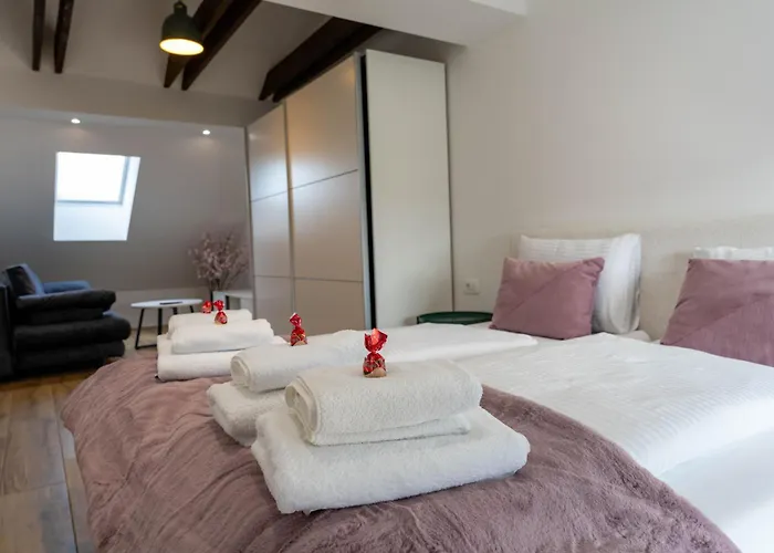 Golden Oasis Free Private Parking Apartmán *