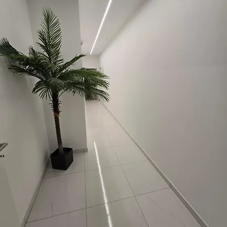 Appartement Golden Oasis Free Private Parking Ljubljana